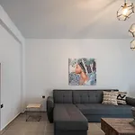 Ariadne Chic & Minimalistic Apt.